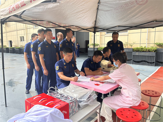 石泉县消防救援大队开展无偿献血活动