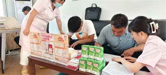 热血聚金川 烈日无阻献爱心