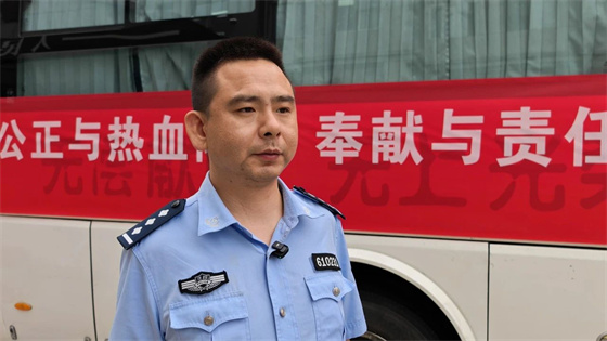汉滨法院高新法庭组织开展无偿献血活动