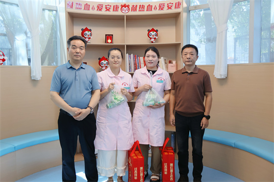 安康市中心血站开展“送清凉”慰问活动