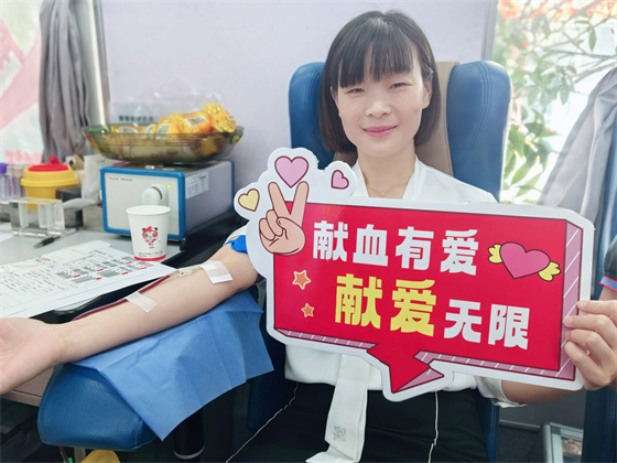 热血沸腾，爱心涮起来|汉阴月满大江火锅店开展无偿献血活动