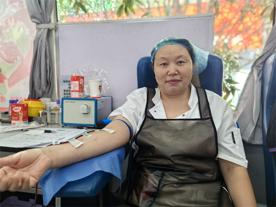 热血沸腾，爱心涮起来|汉阴月满大江火锅店开展无偿献血活动