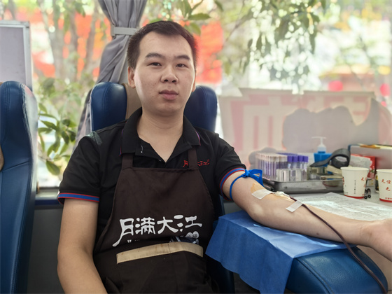 热血沸腾，爱心涮起来|汉阴月满大江火锅店开展无偿献血活动