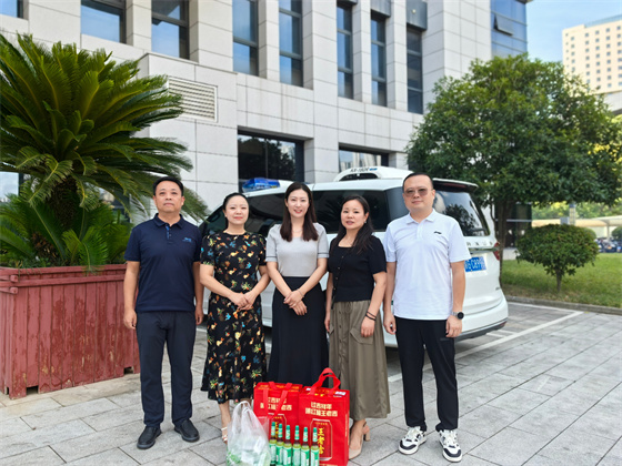 安康市中心血站开展“送清凉”慰问活动