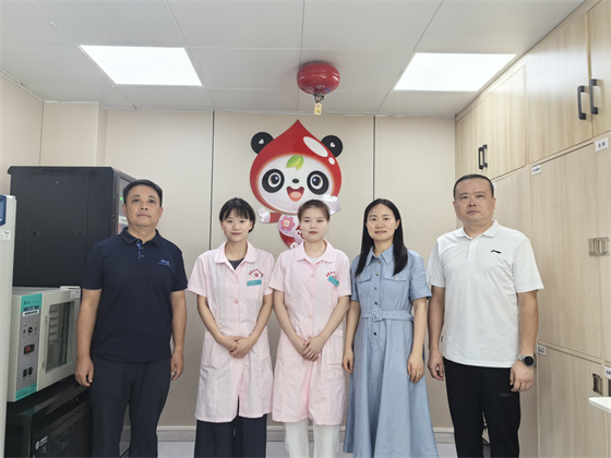 安康市中心血站开展“送清凉”慰问活动