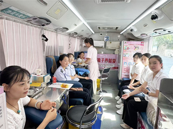 无偿献血 感谢有您丨旬阳市行政审批服务局组织开始爱心献血活动