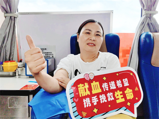爱心方向盘·热血护安康丨安康市中心血站联合安华出租车有限公司开展公益宣传活动