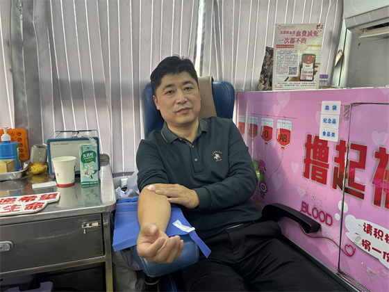 爱心涌流全城丨旬阳市机关干部与乡镇社区踊跃献血为生命“加油”