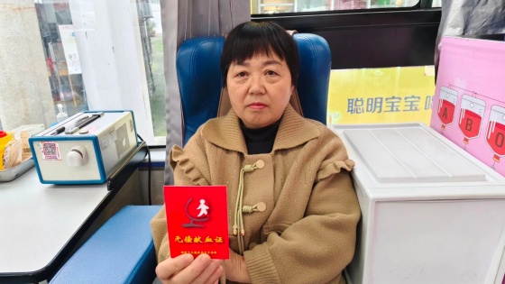无偿献血榜样的力量丨母子携手献血,书写人间大爱