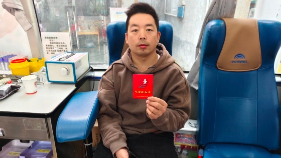无偿献血榜样的力量丨母子携手献血，书写人间大爱