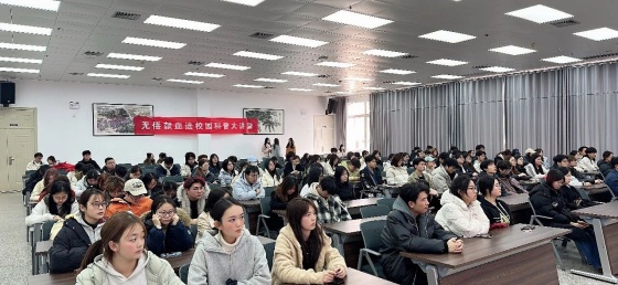 三月学雷锋 青春献热血丨市中心血站走进安康学院开展无偿献血科普大讲堂