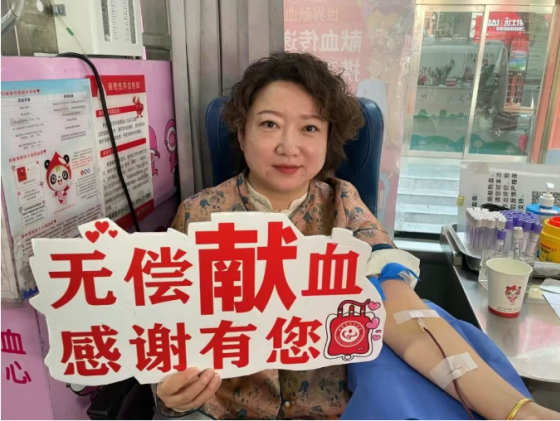 热血传大爱，奉献暖社区 | 汉滨区老城街道办事处、安康柏城置业有限公司、陕西康居樾华物业服务有限公司开展无偿献血活动