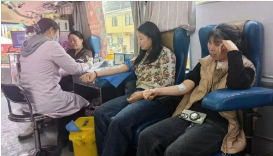 热血汇聚温情 爱心点亮乡村——镇坪县上竹镇开展无偿献血活动