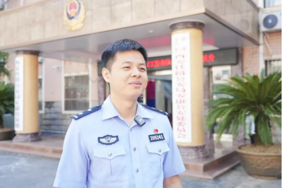 热血践初心 警蓝显担当——安康铁路公安处开展无偿献血活动