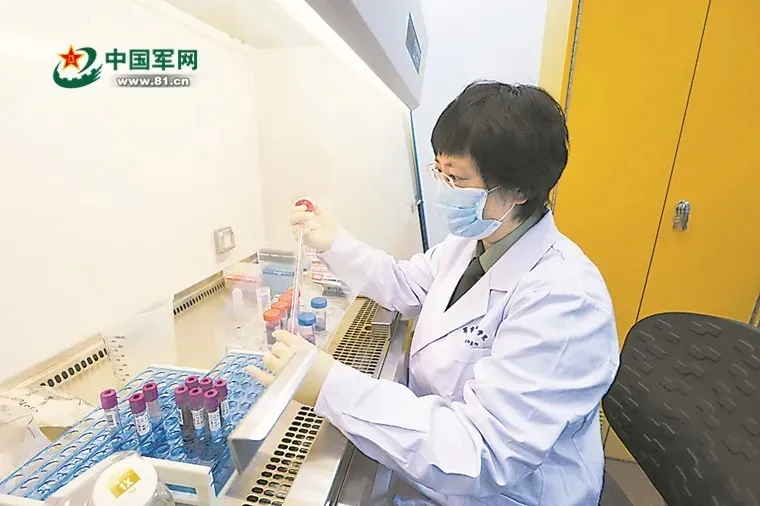 入鄂抗疫的“硬汉”女少将——陈薇