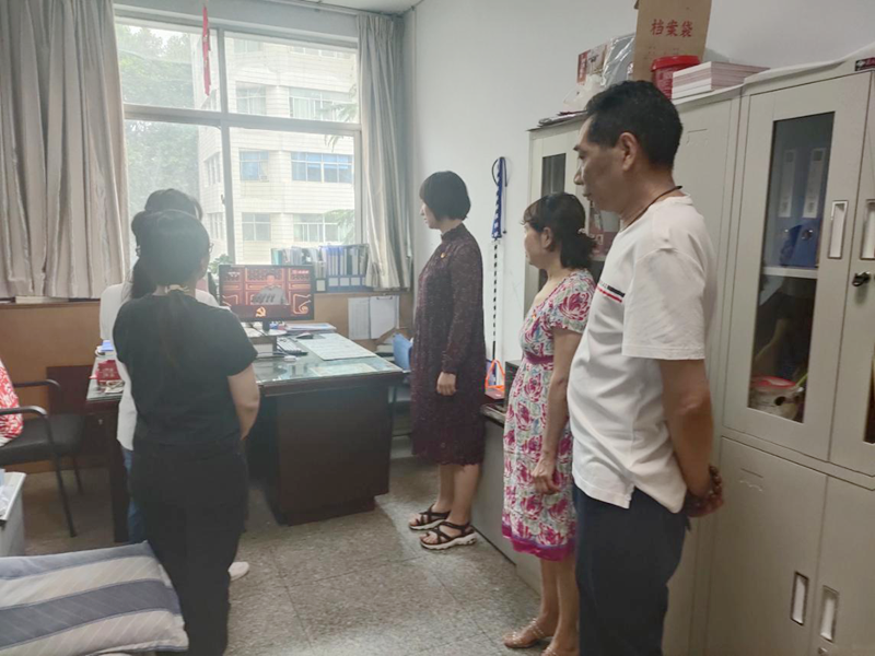 河南省红十字血液中心组织集中观看 庆祝中国共产党成立100周年大会直播