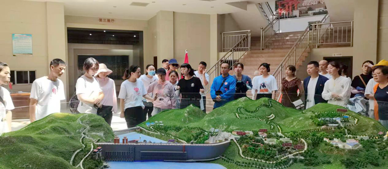 寻访红色足迹   传承建党精神