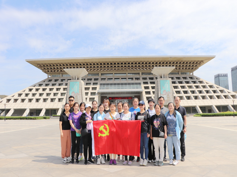 寻访红色足迹  学习光辉历史