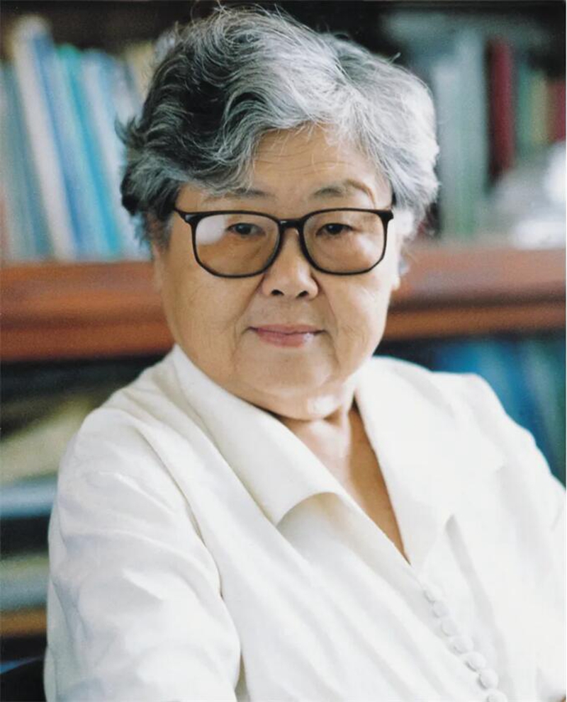 中央宣传部授予李桓英同志“时代楷模”称号