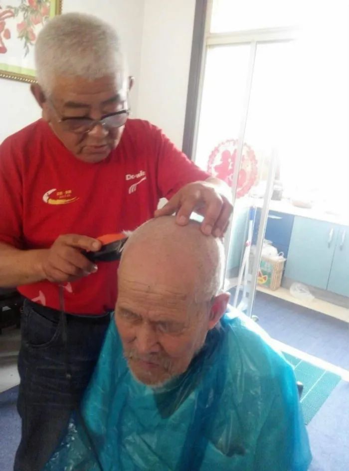 【好人365】郑桂林 病人在他家附近“蹲守”两天 为找他看病