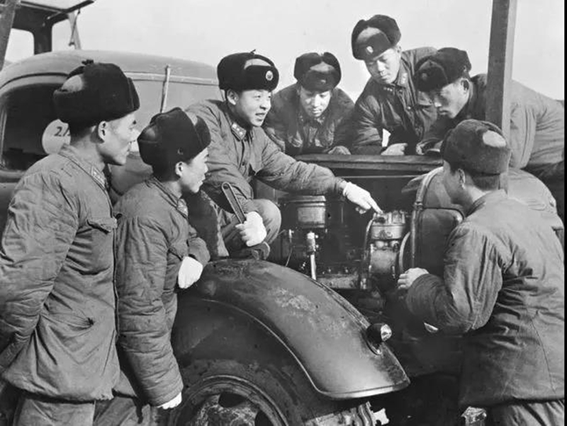 雷锋精神 | 永不褪色的精神坐标