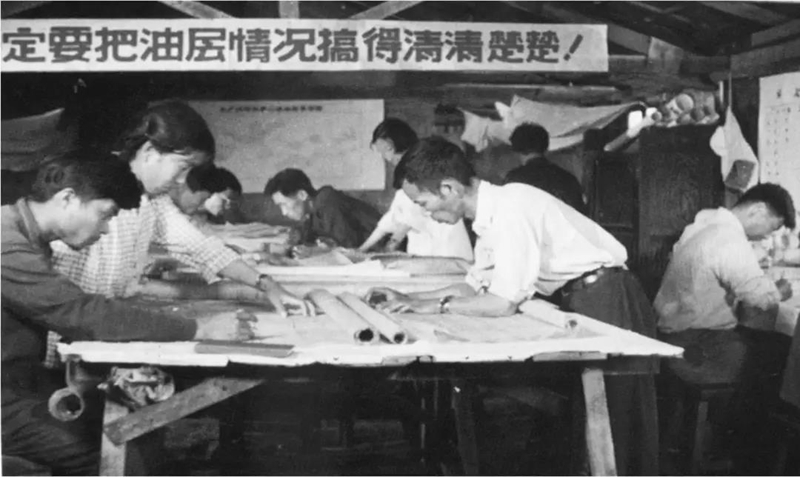 大庆精神 | 奋斗的红旗永不褪色