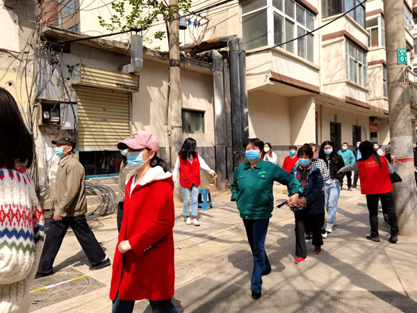 行政党支部开展核酸检测志愿服务活动
