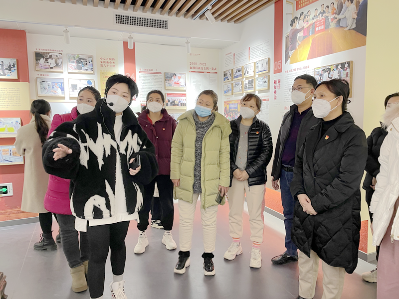 以史为鉴   走向未来