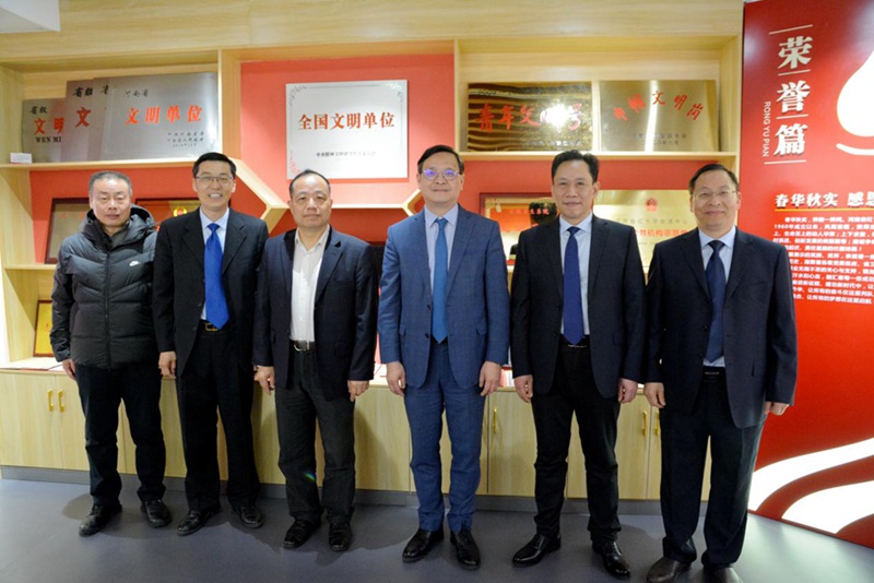 上海市血液中心河南省红十字血液中心签订结对共建协议中国输血协会理事长朱永明亲临鉴签