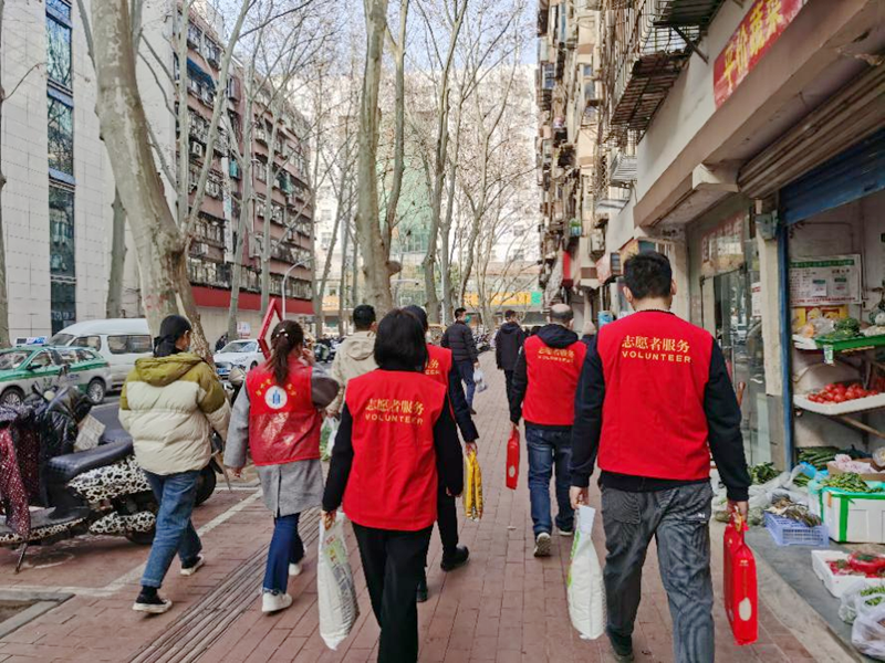 弘扬雷锋精神，赓续红色力量