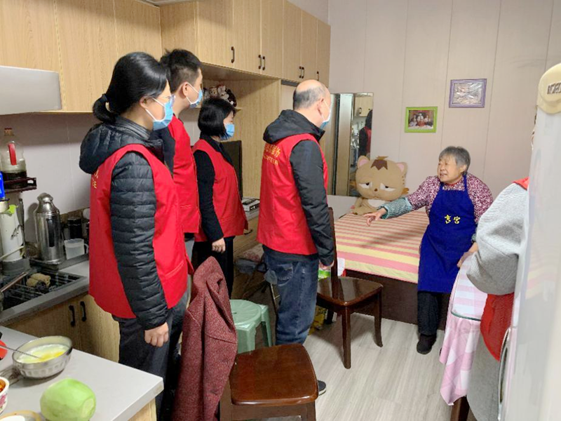 弘扬雷锋精神，赓续红色力量