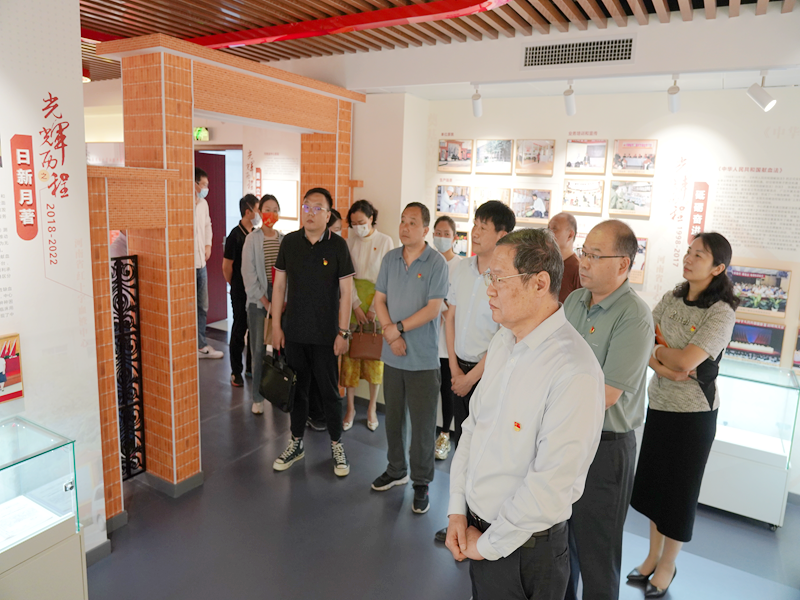 河南省总工会干部学校赴河南省红十字 血液中心开展党建共建活动