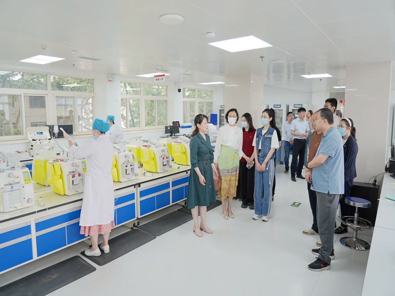 河南省总工会干部学校赴河南省红十字 血液中心开展党建共建活动