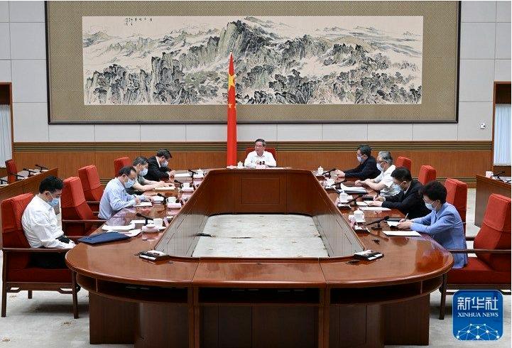 [新华社] 李强主持国务院第二次专题学习