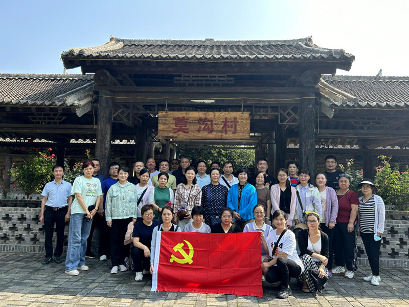 重温革命峥嵘记忆  传承红色文化精神