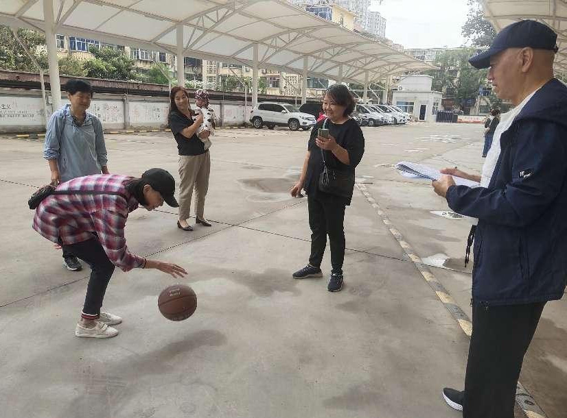 离退科召开老年趣味运动会