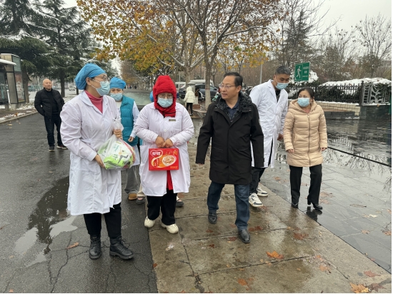 寒冬慰问传真情 殷殷关怀送温暖