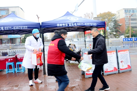 寒冬慰问传真情 殷殷关怀送温暖