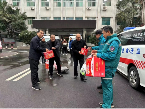 寒冬慰问传真情 殷殷关怀送温暖