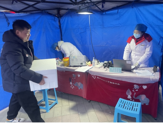 寒冬慰问传真情 殷殷关怀送温暖