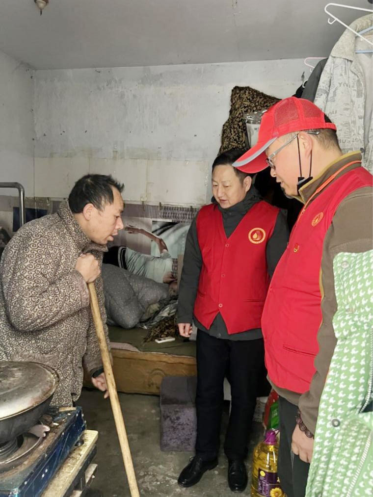 三月春风暖人心 雷锋精神永传承