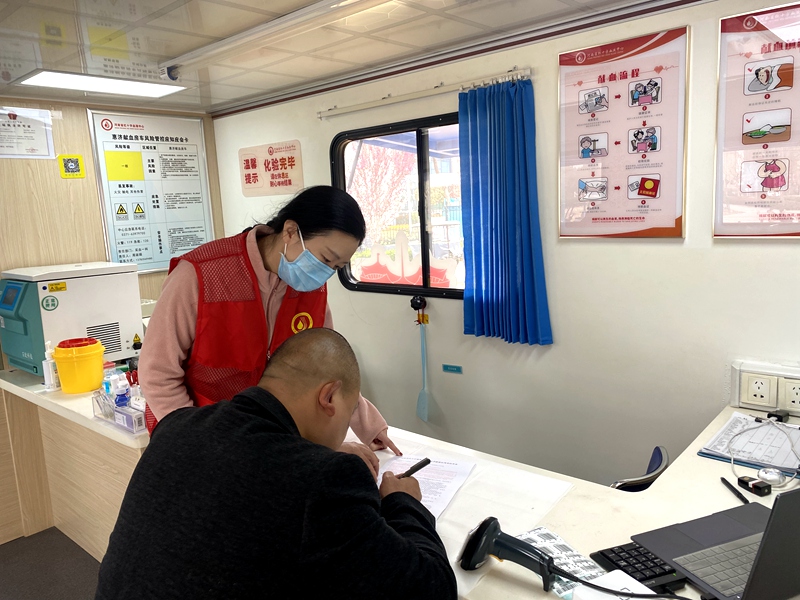 学雷锋见行动，文明志愿我先行