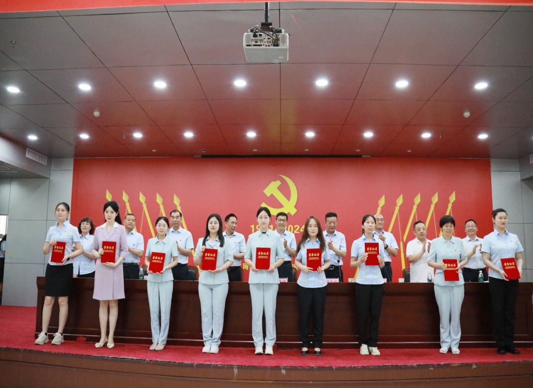 省血液中心召开庆祝中国共产党成立103周年会议