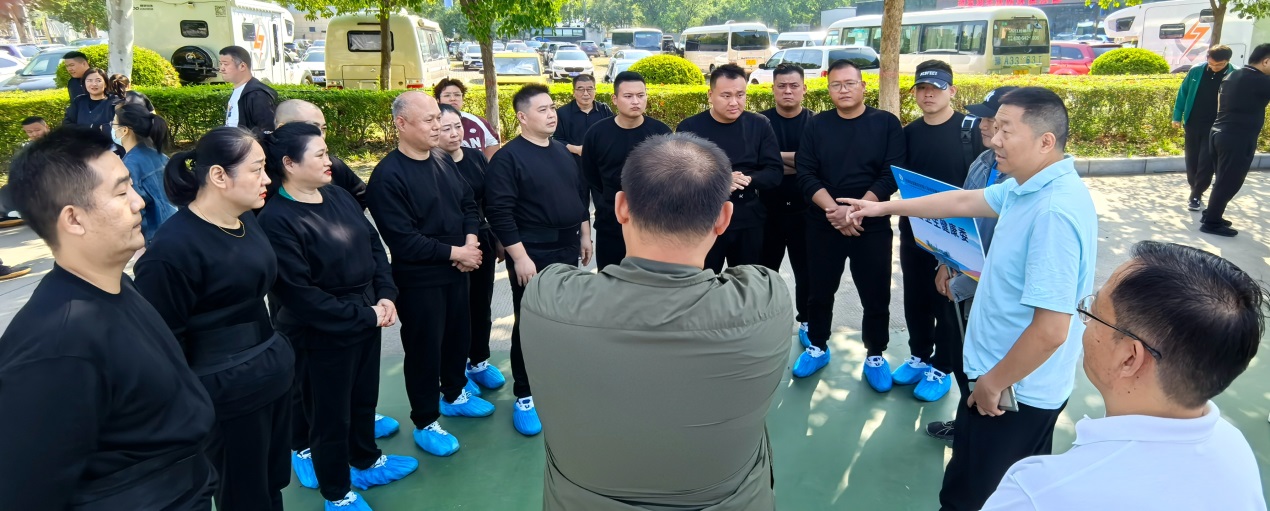 我中心代表省卫建委参加省直机关第八届全民建身运动会拔河比赛