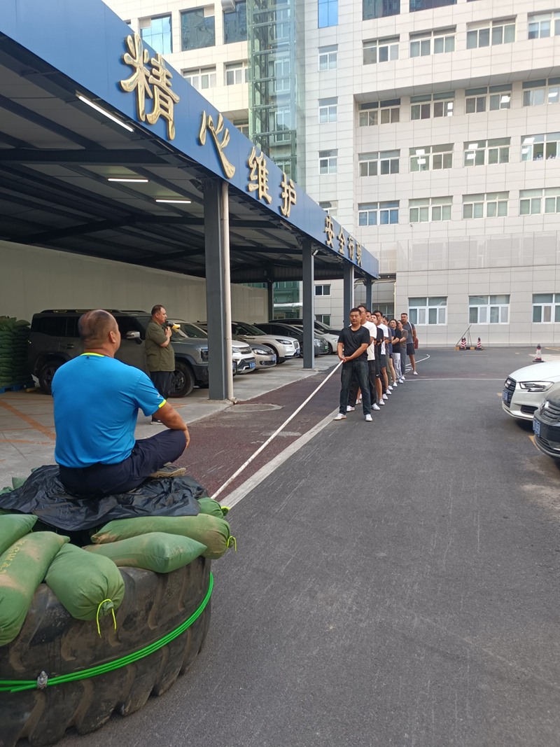 我中心代表省卫建委参加省直机关第八届全民建身运动会拔河比赛
