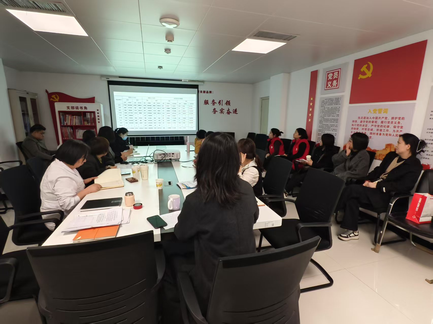凝心聚力共奋进  齐心协力保供血