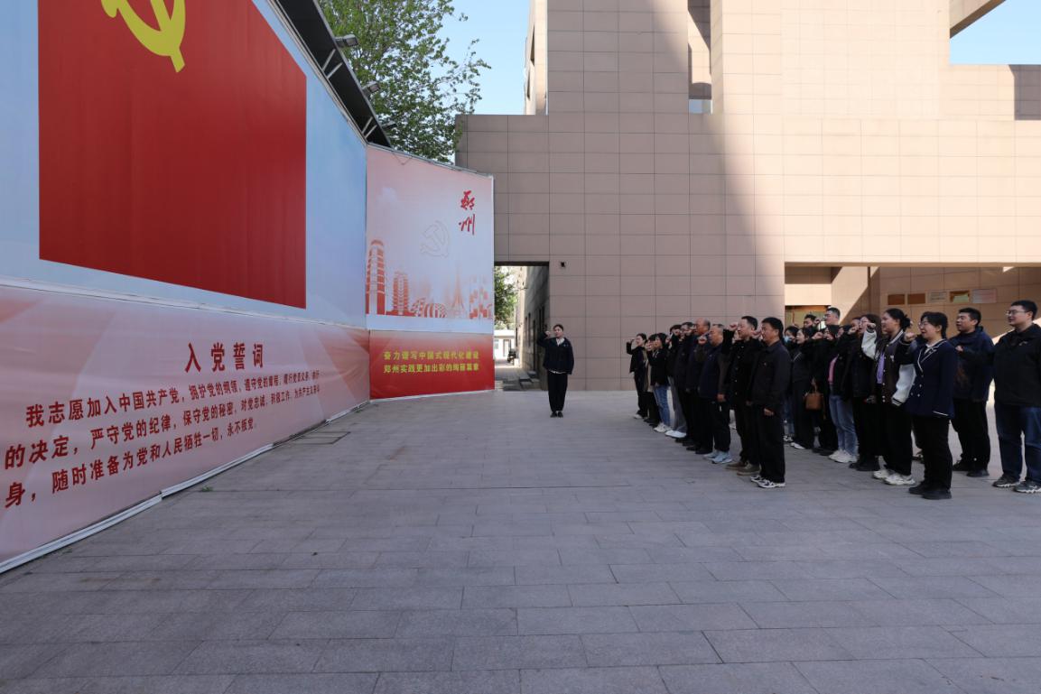 清明祭英烈 学史铭初心