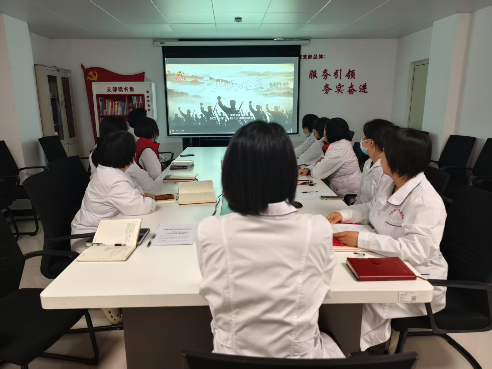 清明祭英烈 学史铭初心