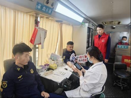 蓝焰燃情 热血铸爱