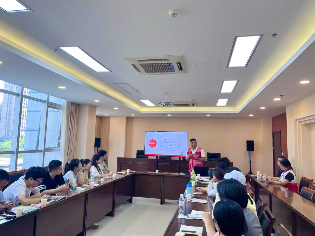 热血青春 爱心启航:一场让生命之花绽放的公益对话!